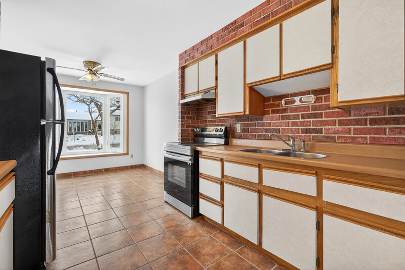 2 Country Club Dr, Hamilton ON