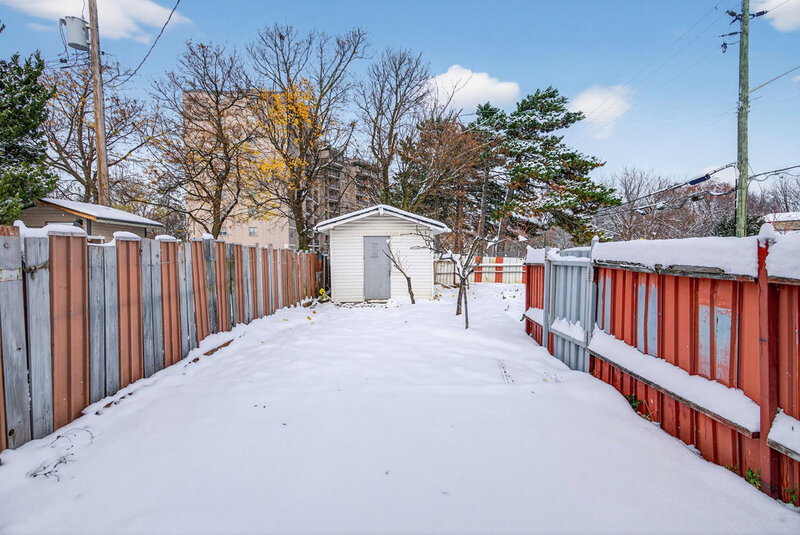 2 Country Club Dr, Hamilton ON