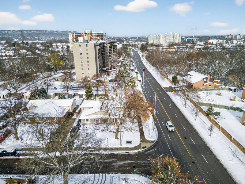 2 Country Club Dr, Hamilton ON