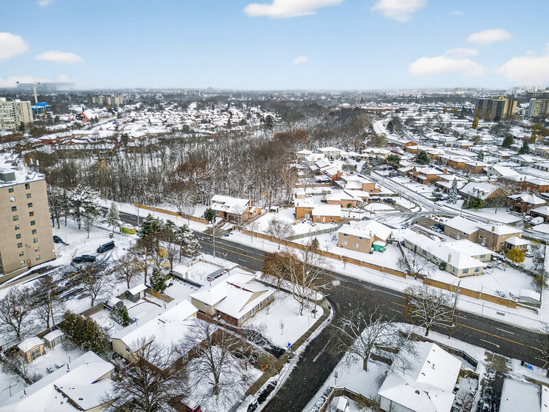 2 Country Club Dr, Hamilton ON