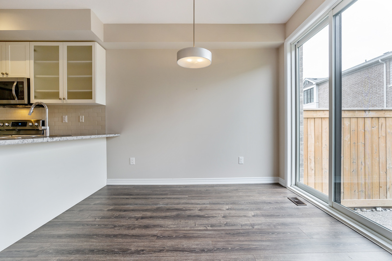 27 Waterview Ln, Grimsby