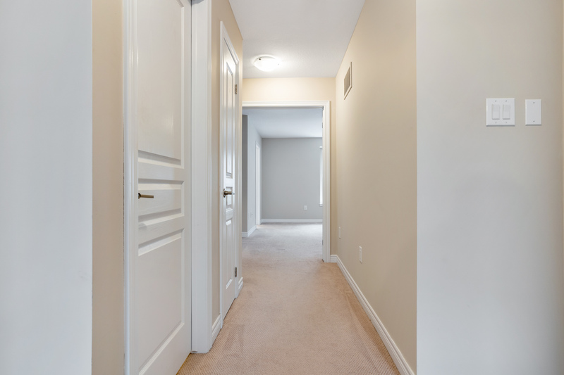 27 Waterview Ln, Grimsby