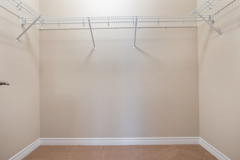 27 Waterview Ln, Grimsby