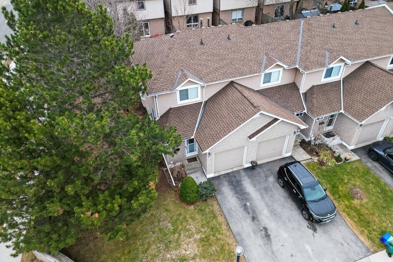 #46-610 Barton St, Stoney Creek