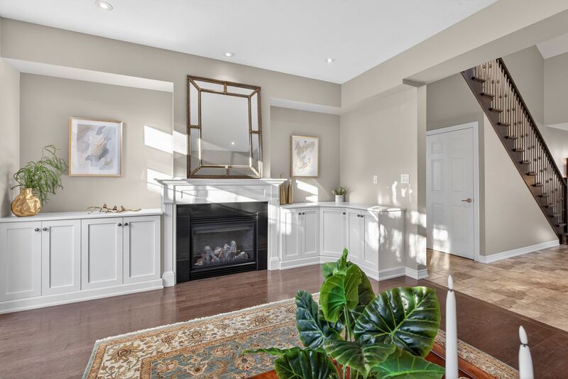 27 Black Walnut Cres, Ancaster ON