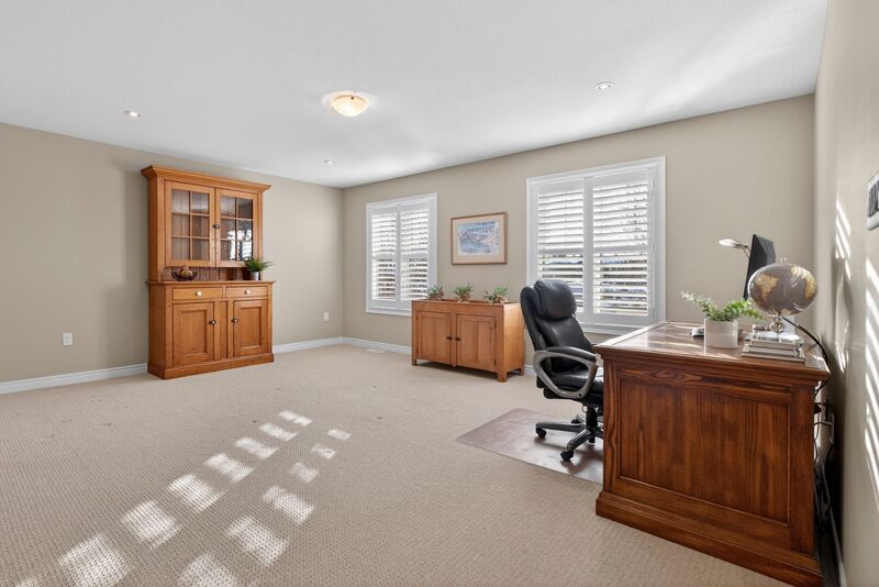 27 Black Walnut Cres, Ancaster ON