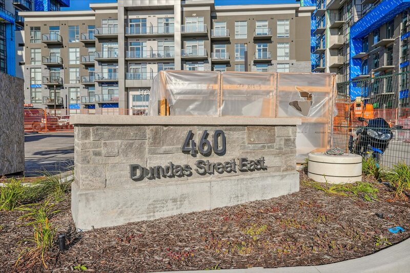 BEAUTIFUL 1 BED + DEN CONDO IN WATERDOWN!