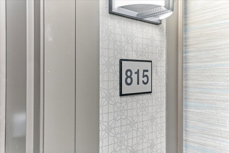 BEAUTIFUL 1 BED + DEN CONDO IN WATERDOWN!