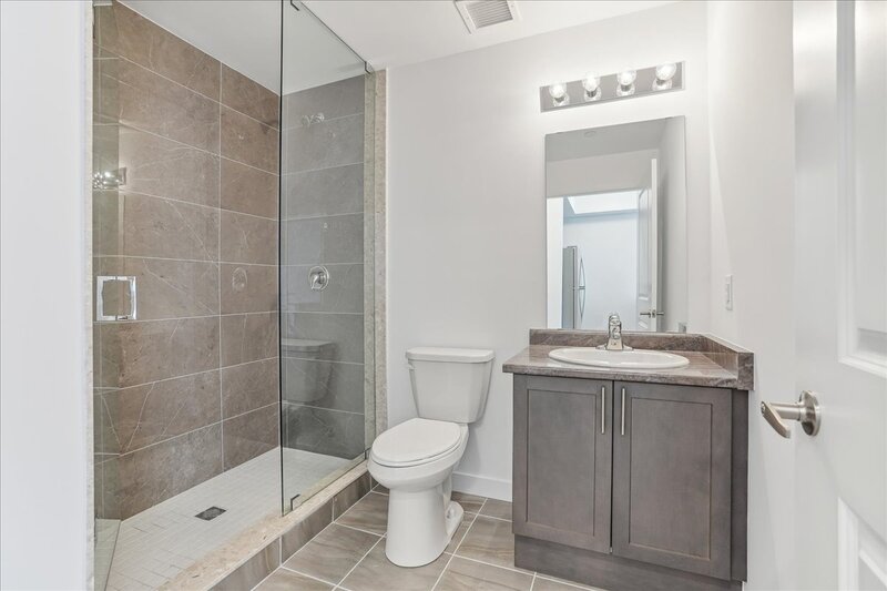 BEAUTIFUL 1 BED + DEN CONDO IN WATERDOWN!