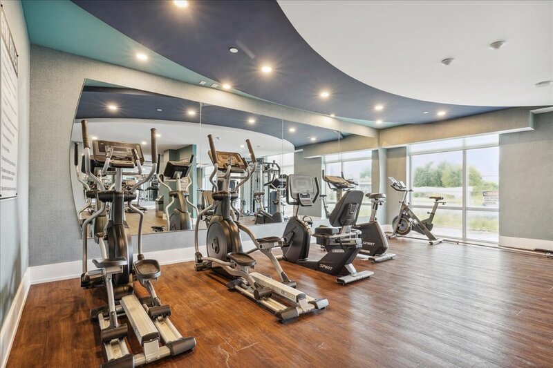 BEAUTIFUL 1 BED + DEN CONDO IN WATERDOWN!