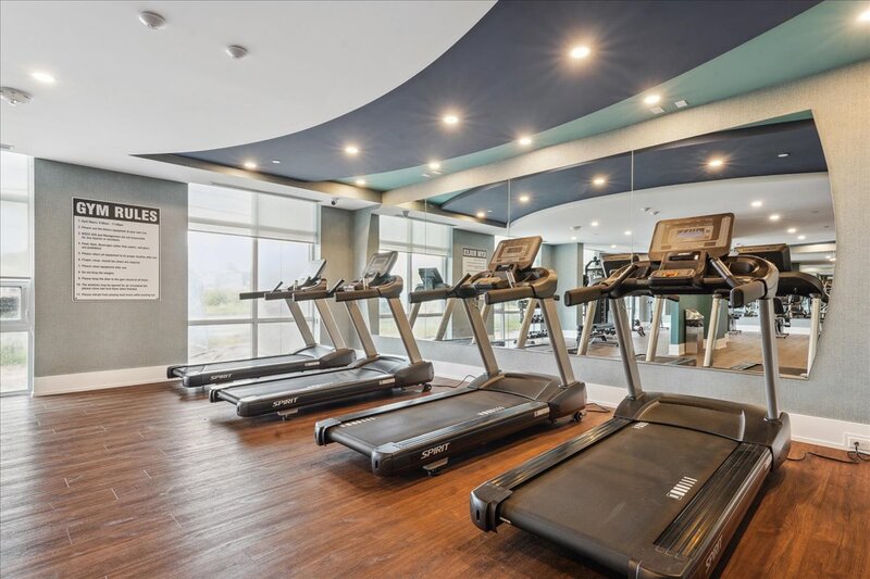 BEAUTIFUL 1 BED + DEN CONDO IN WATERDOWN!