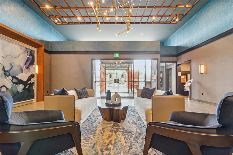 BEAUTIFUL 1 BED + DEN CONDO IN WATERDOWN!