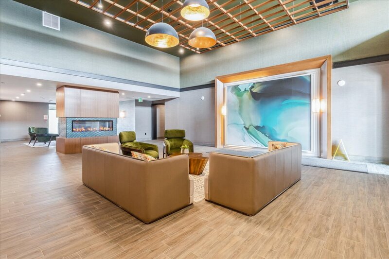 BEAUTIFUL 1 BED + DEN CONDO IN WATERDOWN!