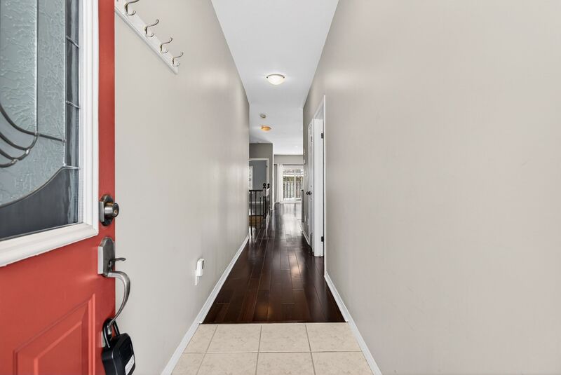 ATTCH'D BUNGALOW IN QUIET HAMILTON ADULT COMMUNITY!