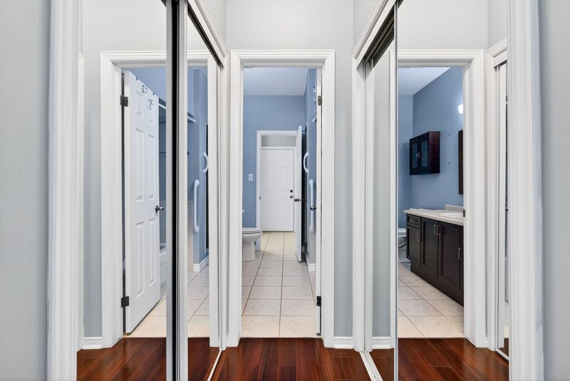 ATTCH'D BUNGALOW IN QUIET HAMILTON ADULT COMMUNITY!