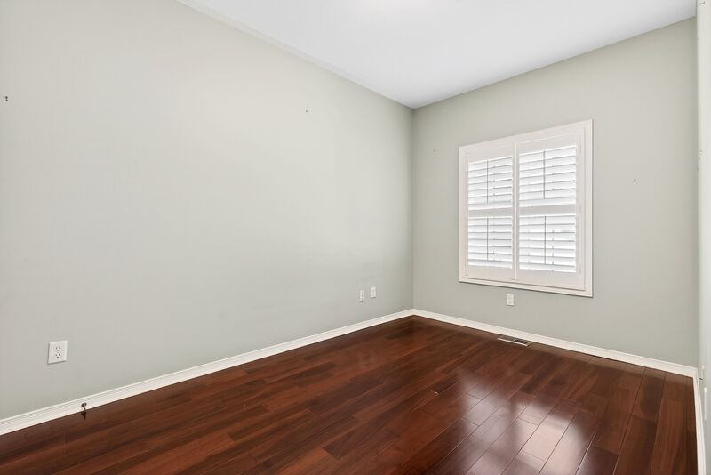 ATTCH'D BUNGALOW IN QUIET HAMILTON ADULT COMMUNITY!