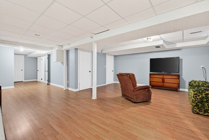 ATTCH'D BUNGALOW IN QUIET HAMILTON ADULT COMMUNITY!