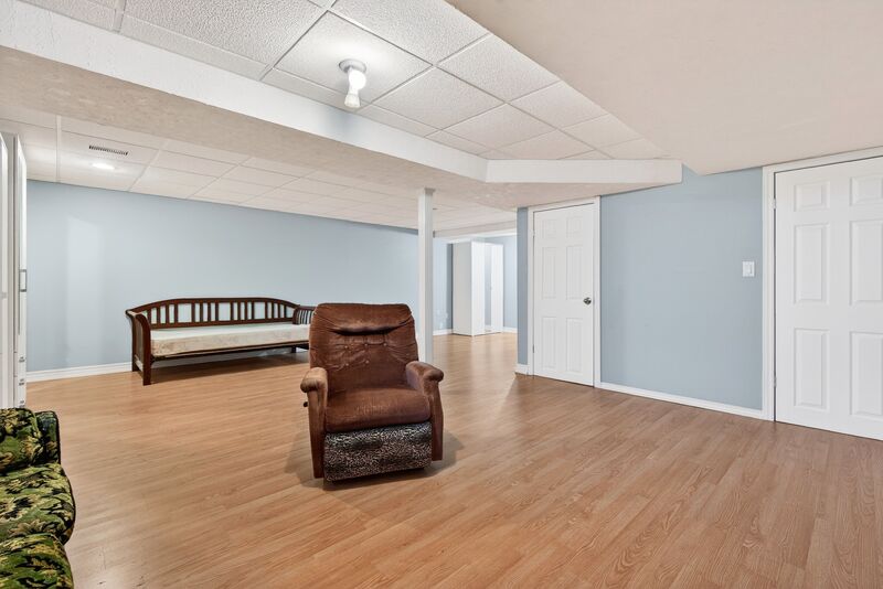 ATTCH'D BUNGALOW IN QUIET HAMILTON ADULT COMMUNITY!