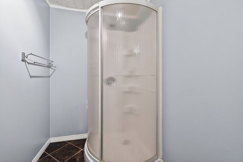 ATTCH'D BUNGALOW IN QUIET HAMILTON ADULT COMMUNITY!