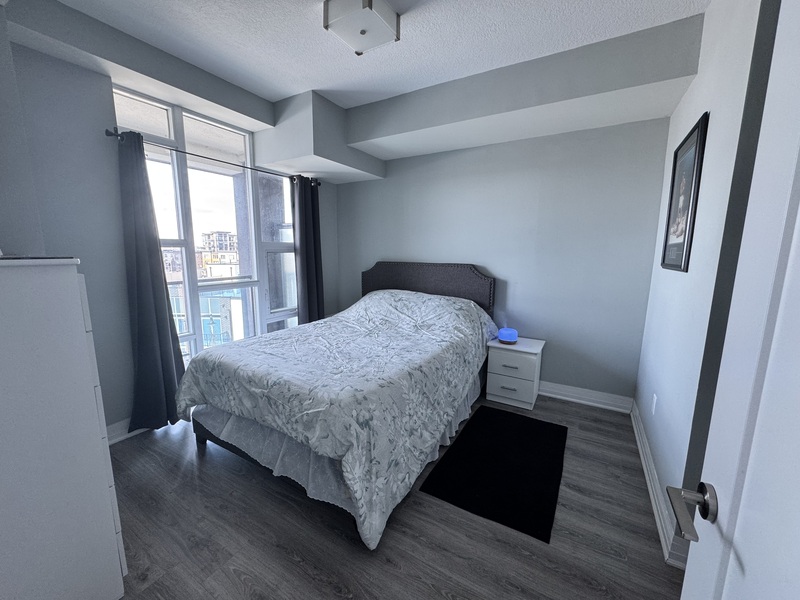 STUNNING WATERFRONT AQUABLU CONDO IN GRIMSBY!