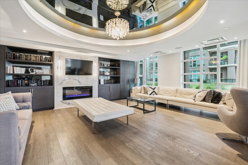 STUNNING WATERFRONT AQUABLU CONDO IN GRIMSBY!