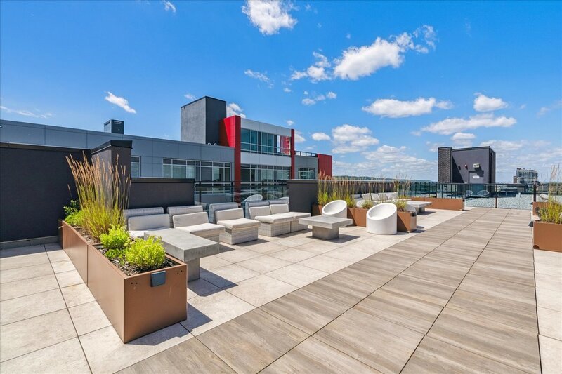 STUNNING WATERFRONT AQUABLU CONDO IN GRIMSBY!