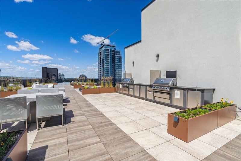 STUNNING WATERFRONT AQUABLU CONDO IN GRIMSBY!