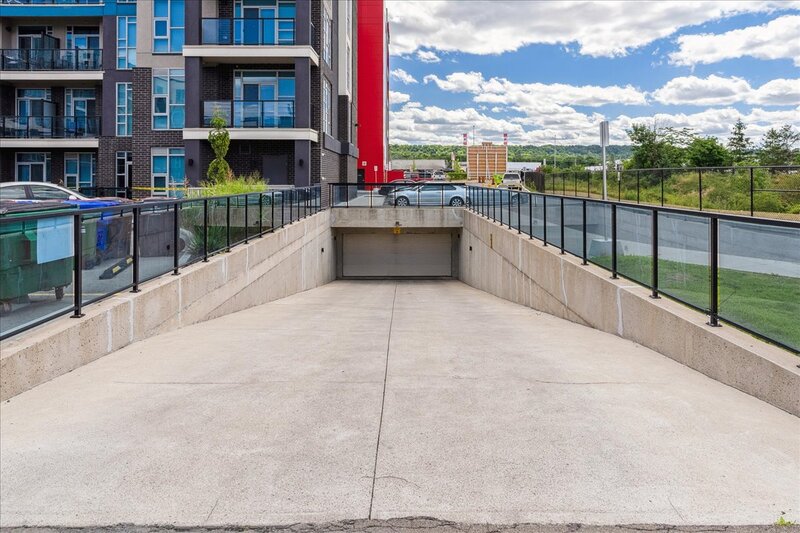 STUNNING WATERFRONT AQUABLU CONDO IN GRIMSBY!