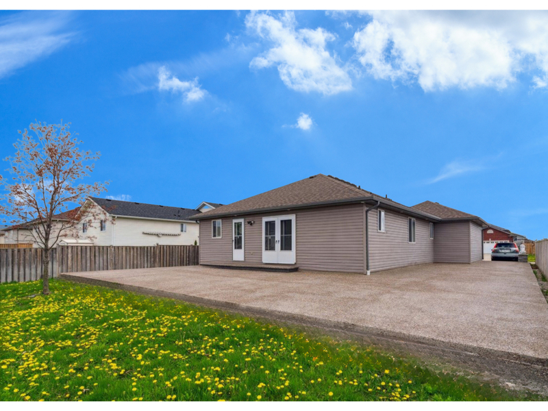 MODERN SPACIOUS OPEN CONCEPT BUNGALOW IN HAGERSVILLE!