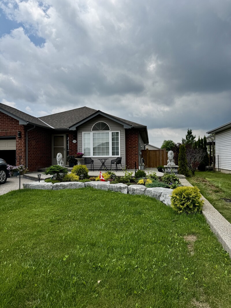 MODERN SPACIOUS OPEN CONCEPT BUNGALOW IN HAGERSVILLE!