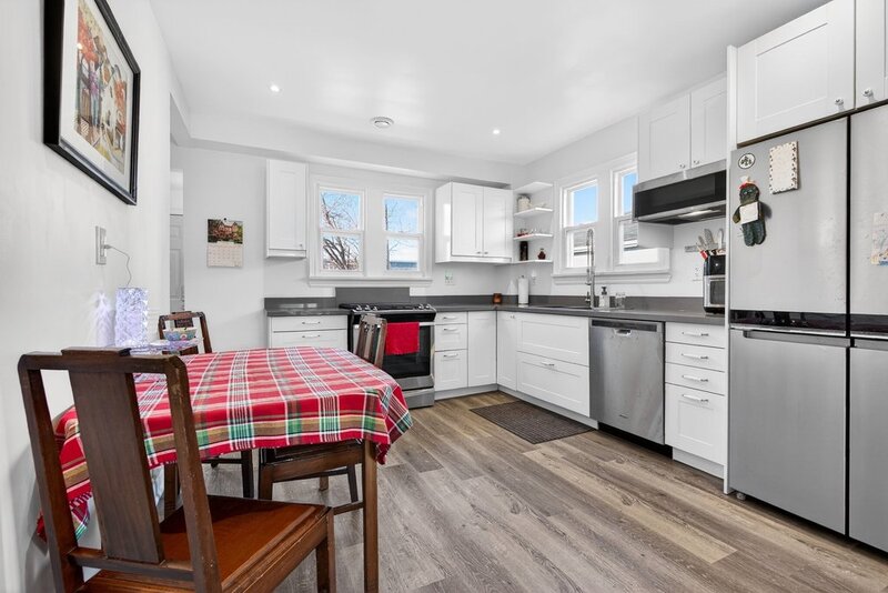 BEAUTIFULLY UPDATED HOME IN THE HEART OF EAST HAMILTON!