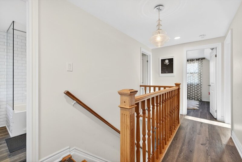BEAUTIFULLY UPDATED HOME IN THE HEART OF EAST HAMILTON!