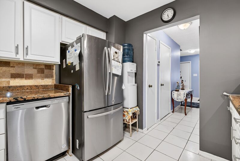 GREAT OPPORTUNITY IN THIS HAMILTON MOUNTAIN HOME!