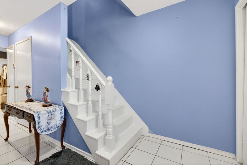 GREAT OPPORTUNITY IN THIS HAMILTON MOUNTAIN HOME!