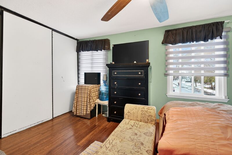 GREAT OPPORTUNITY IN THIS HAMILTON MOUNTAIN HOME!