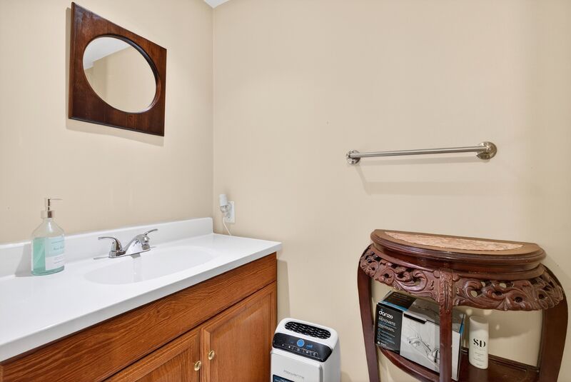 GREAT OPPORTUNITY IN THIS HAMILTON MOUNTAIN HOME!