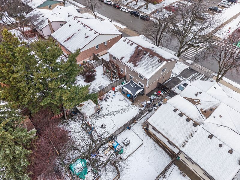 GREAT OPPORTUNITY IN THIS HAMILTON MOUNTAIN HOME!