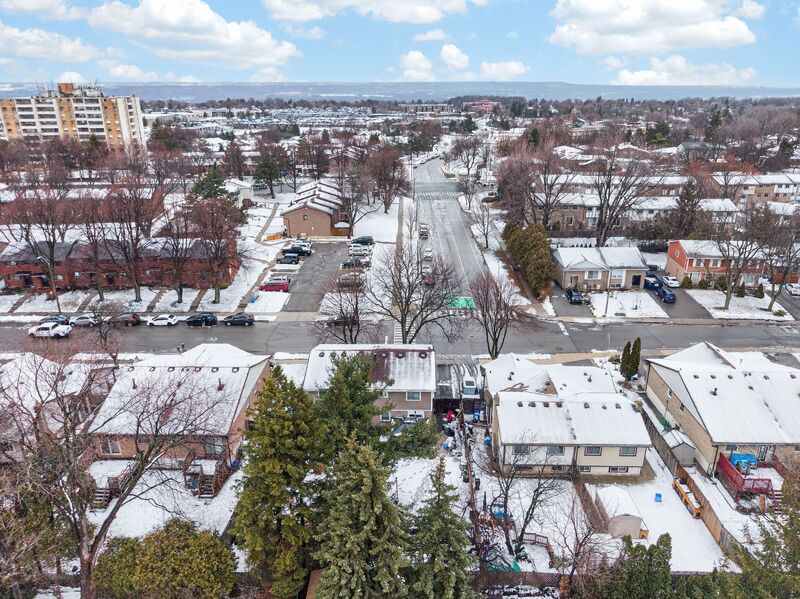 GREAT OPPORTUNITY IN THIS HAMILTON MOUNTAIN HOME!