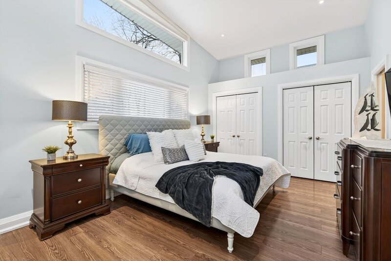 ONE OF A KIND BUNGALOW IN WELLAND!