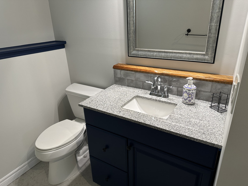 WELL MAINTAINED LOWER LEVEL SUITE ON A QUIET COURT