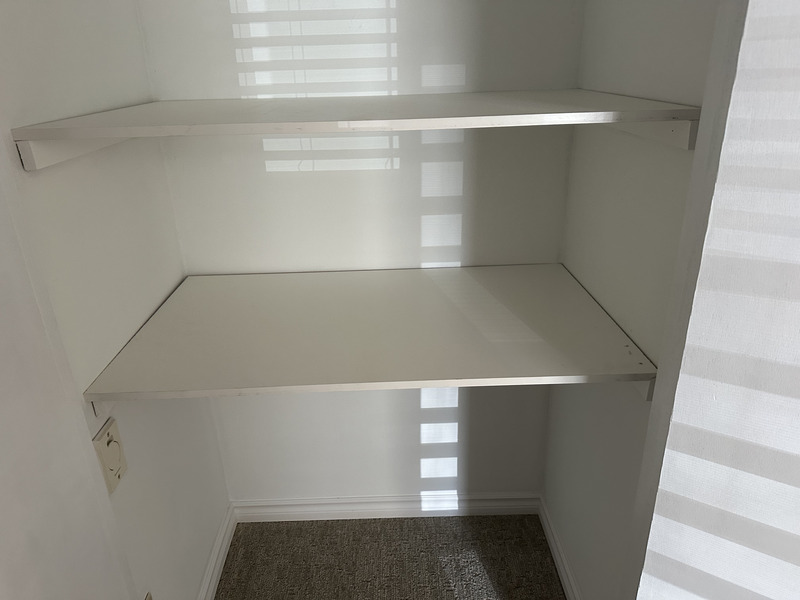 WELL MAINTAINED LOWER LEVEL SUITE ON A QUIET COURT