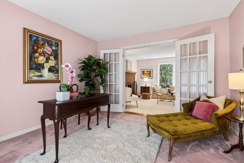 WONDERFUL FAMILY HOME IN GREAT GRIMSBY LOCATION!