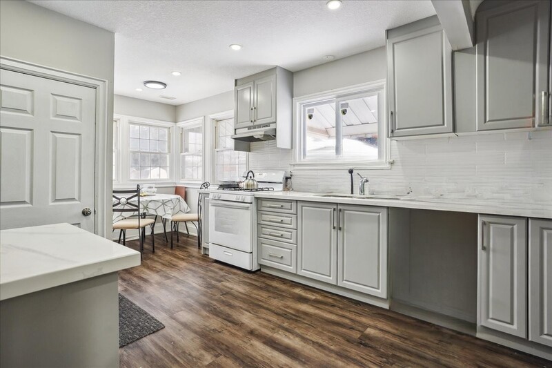 INVESTMENT OPPORTUNITY IN 3 UNIT MULTI-PLEX!