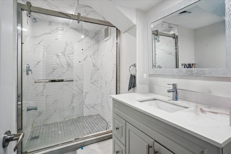 INVESTMENT OPPORTUNITY IN 3 UNIT MULTI-PLEX!