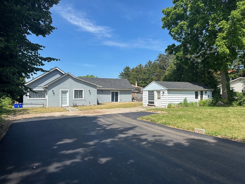 INVESTMENT OPPORTUNITY IN 3 UNIT MULTI-PLEX!