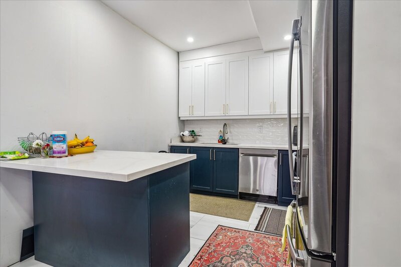 INVESTMENT OPPORTUNITY IN 3 UNIT MULTI-PLEX!