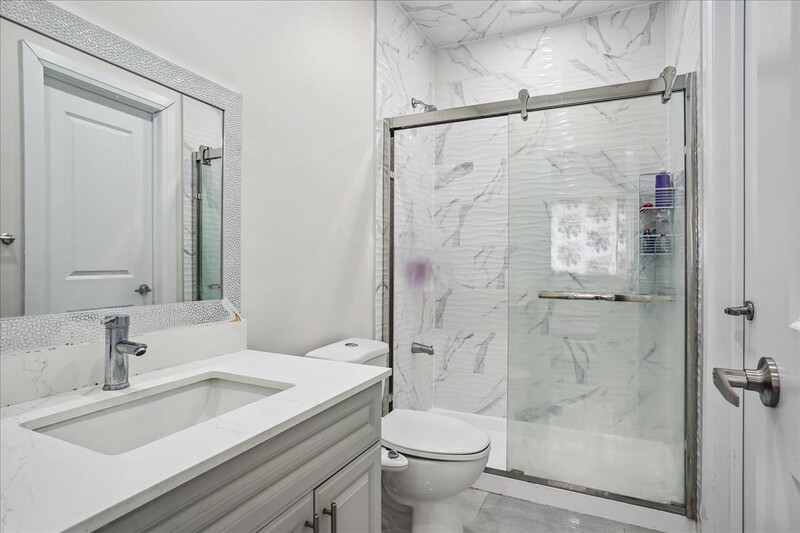 INVESTMENT OPPORTUNITY IN 3 UNIT MULTI-PLEX!