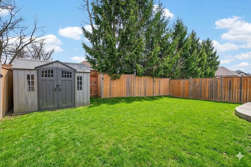 AMAZING FINISHES IN THIS WELLAND BUNGALOW!
