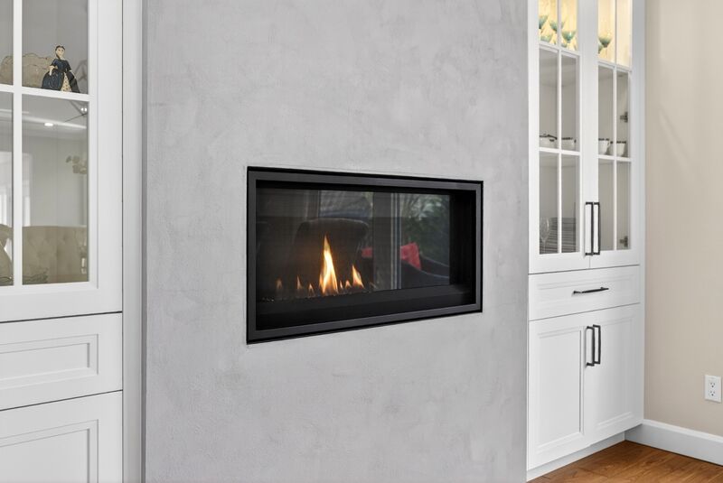 FANTASTIC FAMILY HOME WITH POOL IN SMITHVILLE!