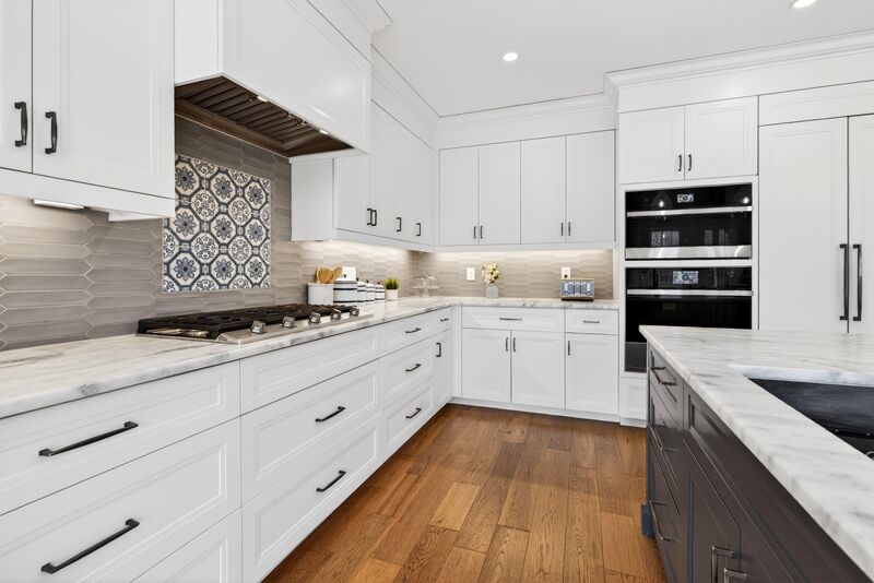 FANTASTIC FAMILY HOME WITH POOL IN SMITHVILLE!